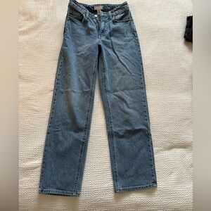 H&M straight leg light wash Jean